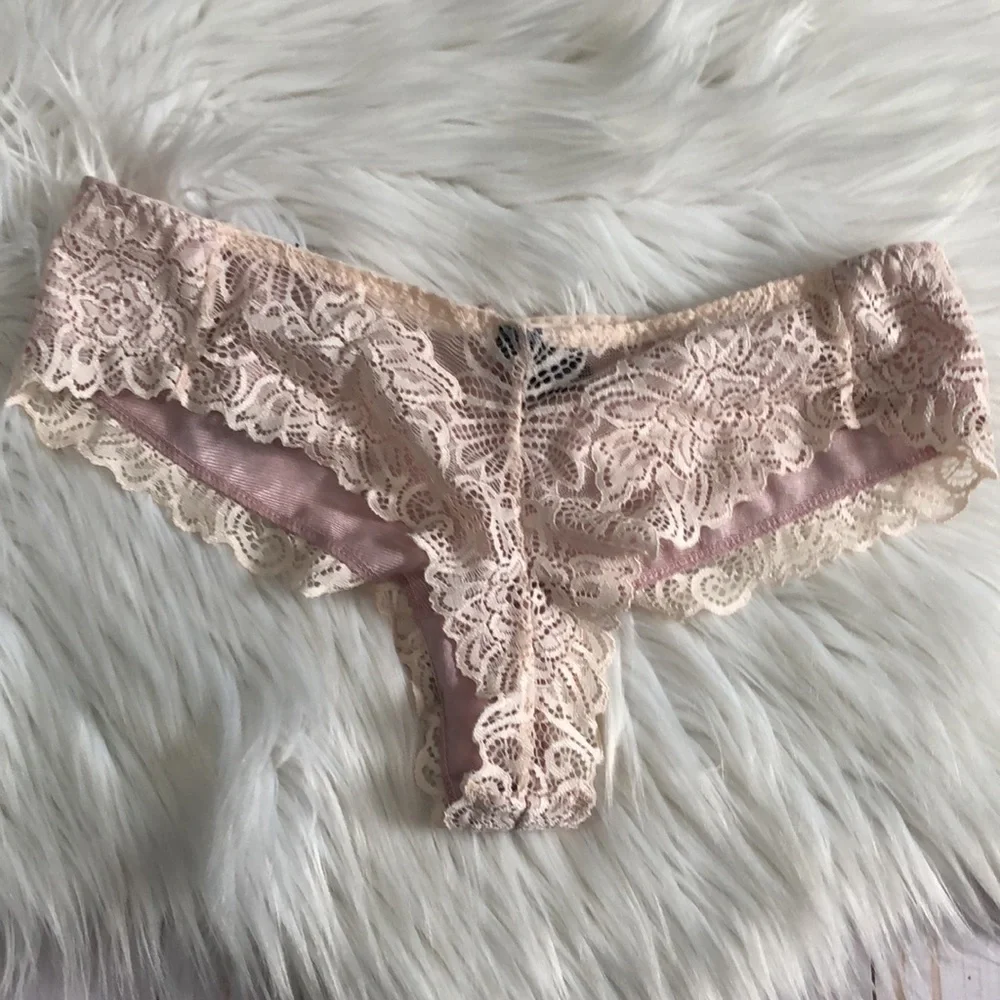 Rene Rofe light pink lace thong panties   NWT